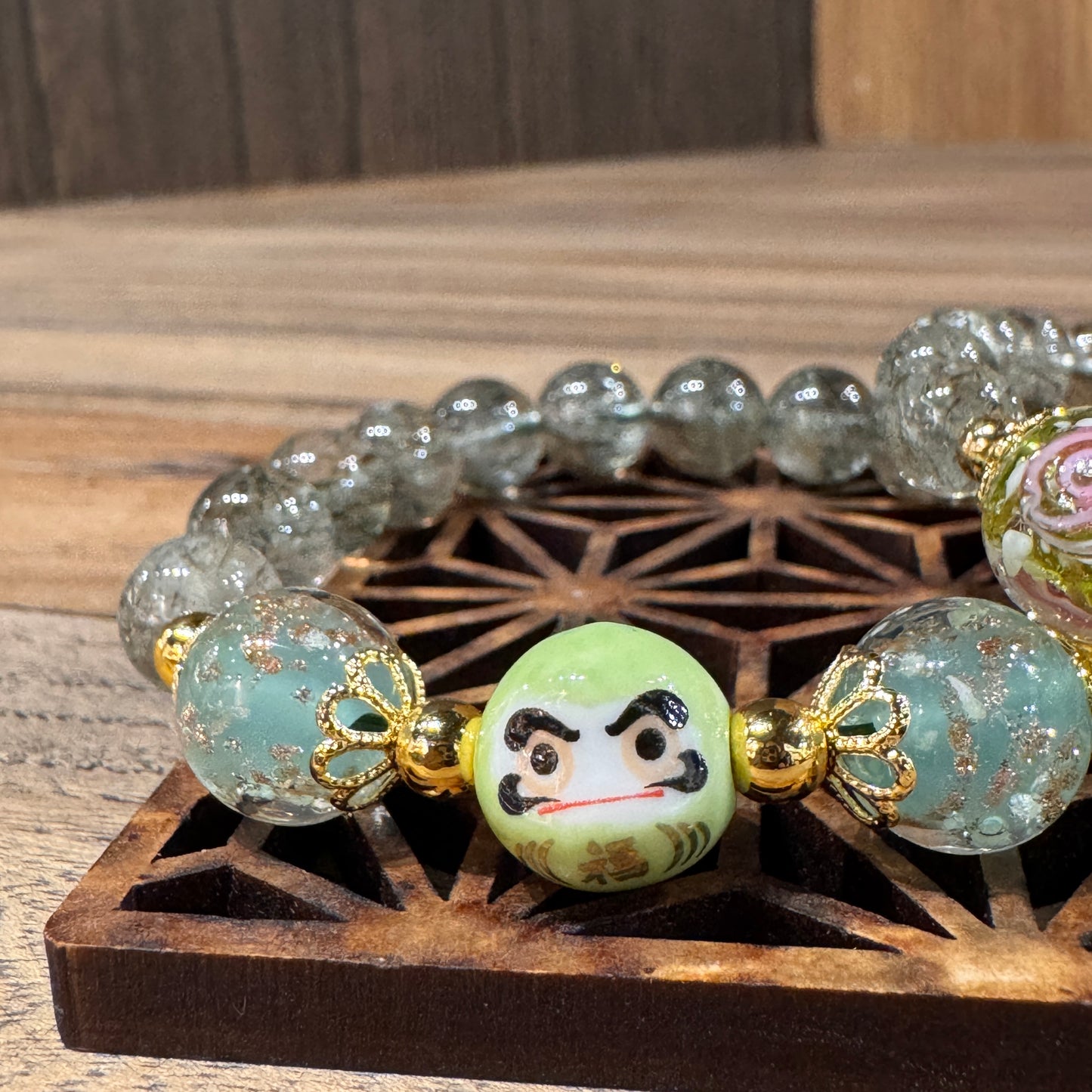 綠碧髮。琉璃珠。達摩 | Green Rutilated Quartz Daruma Bracelet