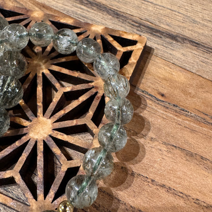 綠碧髮。琉璃珠。達摩 | Green Rutilated Quartz Daruma Bracelet